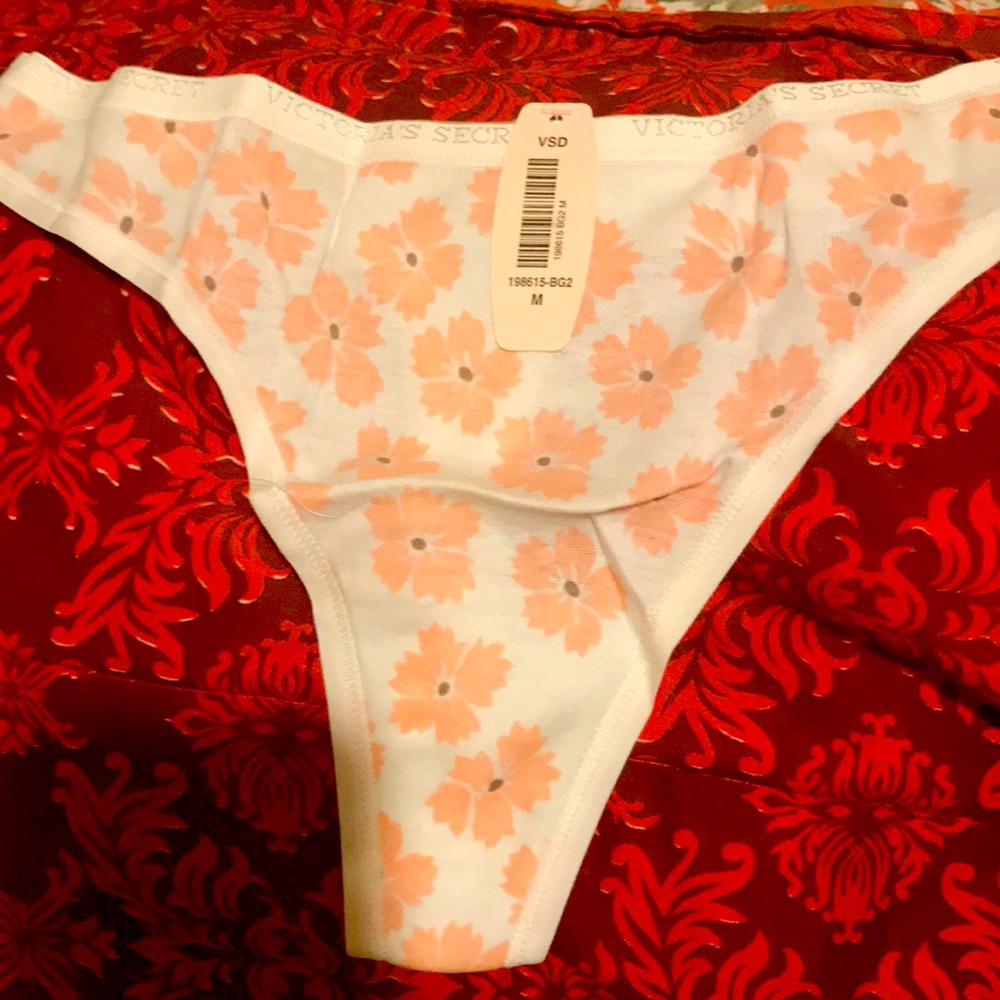 VS low rise thongs